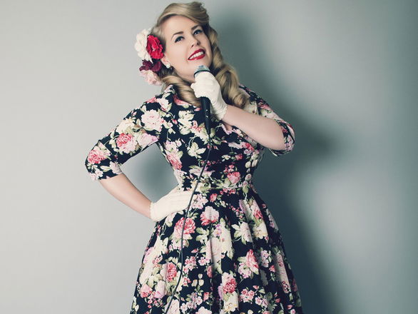 Vintage Lianna - Solo Duo and Trios from West Sussex