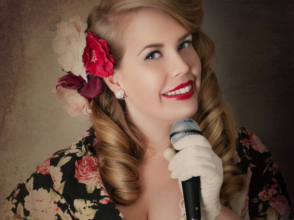 Vintage Lianna - Solo Duo and Trios from West Sussex