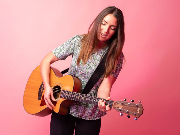 Lianne Kay - Acoustic Singer Guitarists from Dorset