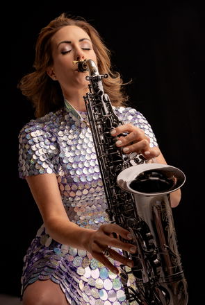 Lizzie B Sax - Saxophone Players from Berkshire