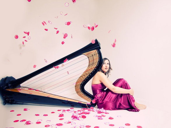 Cecile Harpist - Harpists from London
