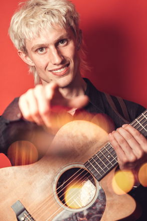 Marland - Singer Guitarists from Kent