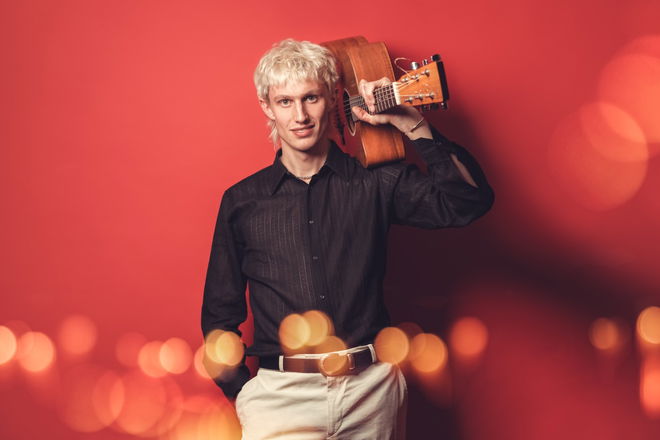 Marland - Singer Guitarists from Kent