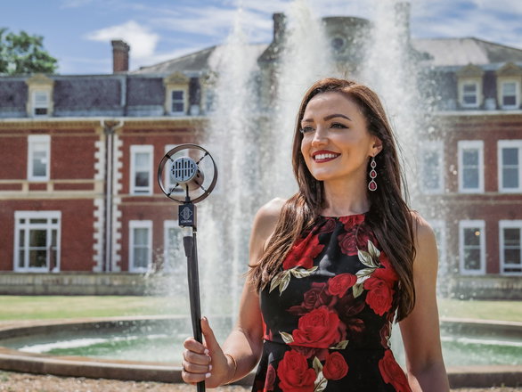 Mimi Violet - Solo Duo and Trios from London