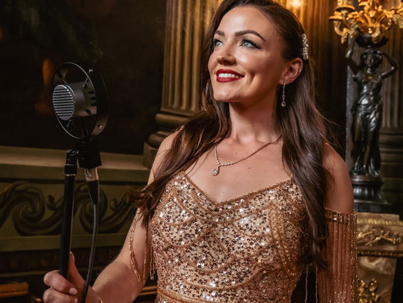 Mimi Violet - Solo Duo and Trios from London