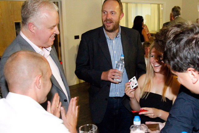 Daz The Close Up Magician - Magicians from Kent