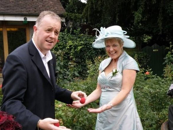 Daz The Close Up Magician - Magicians from Kent