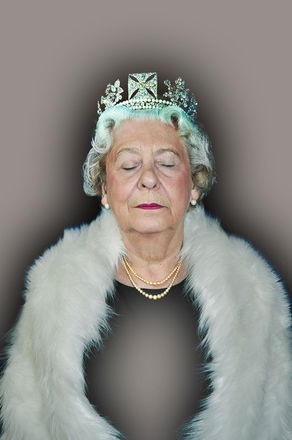 Queen Elizabeth Lookalike - Lookalikes from Surrey