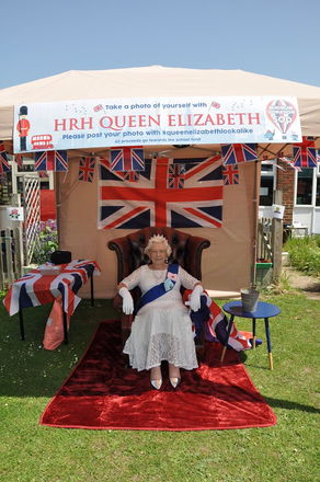 Queen Elizabeth Lookalike - Lookalikes from Surrey