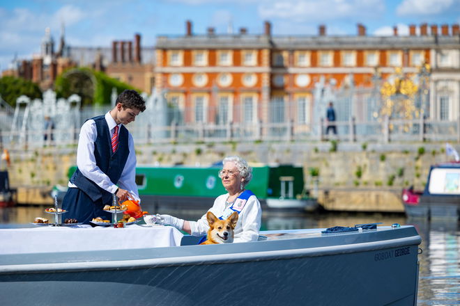 Queen Elizabeth Lookalike - Lookalikes from Surrey