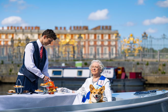 Queen Elizabeth Lookalike - Lookalikes from Surrey
