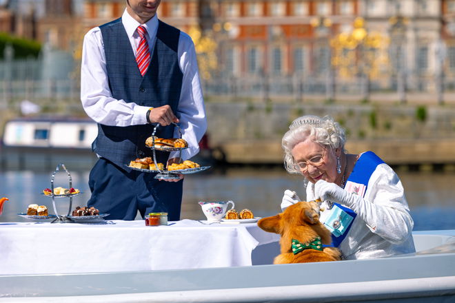 Queen Elizabeth Lookalike - Lookalikes from Surrey