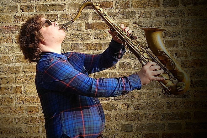 Saxophonist Dom - Saxophonists from London