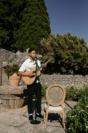 Sonny Ray - Singer Guitarists from London