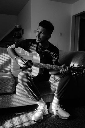 Sonny Ray - Singer Guitarists from London