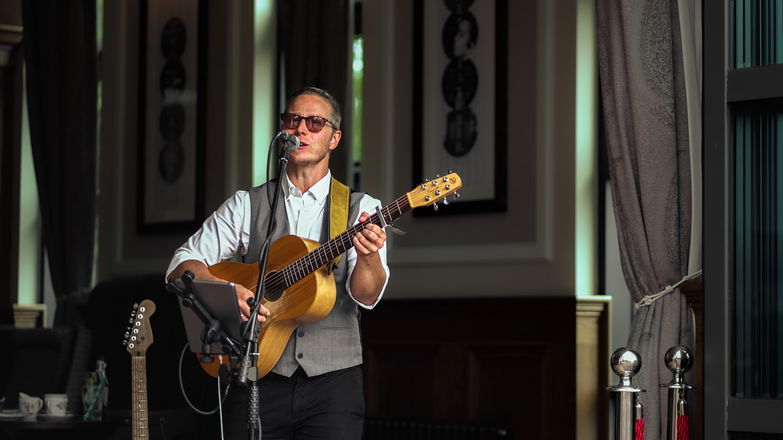 David Mark - Acoustic Singer Guitarists from Belfast