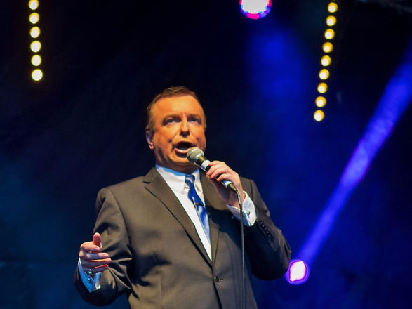 The Man And His Music - Tribute Bands from London