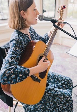 Sian Summers - Singer Guitarists from Nottinghamshire