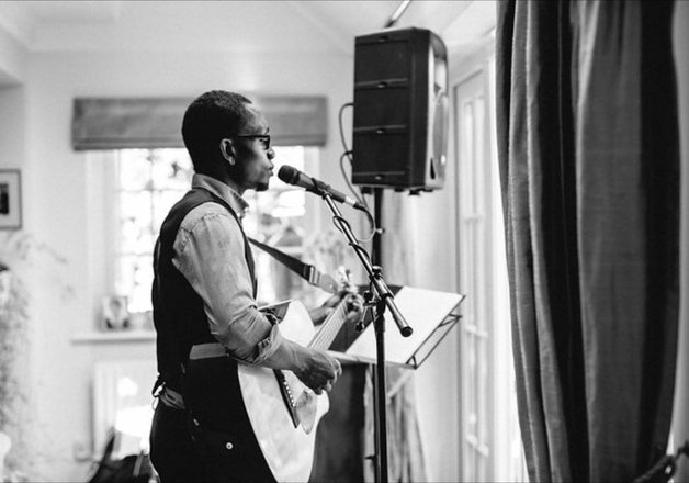 Acoustic JJ - Singer Guitarists from London