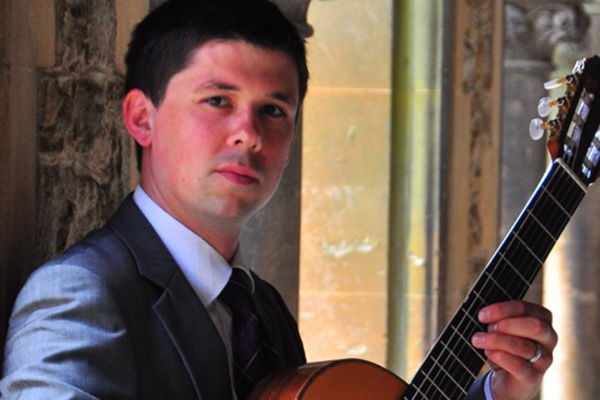 Tom Logan - Classical Guitarists from Hampshire
