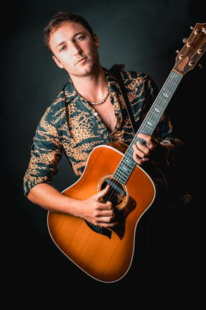 Tom Wadd - Acoustic Singer Guitarists from Oxfordshire