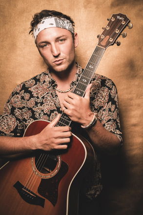 Tom Wadd - Singer Guitarists from Oxfordshire