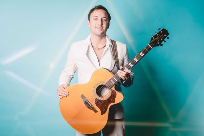 Tom Wadd - Acoustic Singer Guitarists from Oxfordshire