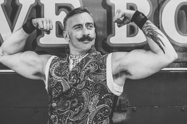 Vintage Cabaret Show - Circus Acts from East Sussex